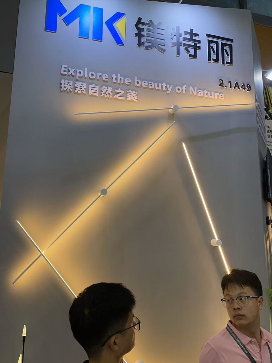 In front of the brand wall, comparing beam patterns and colour temperature